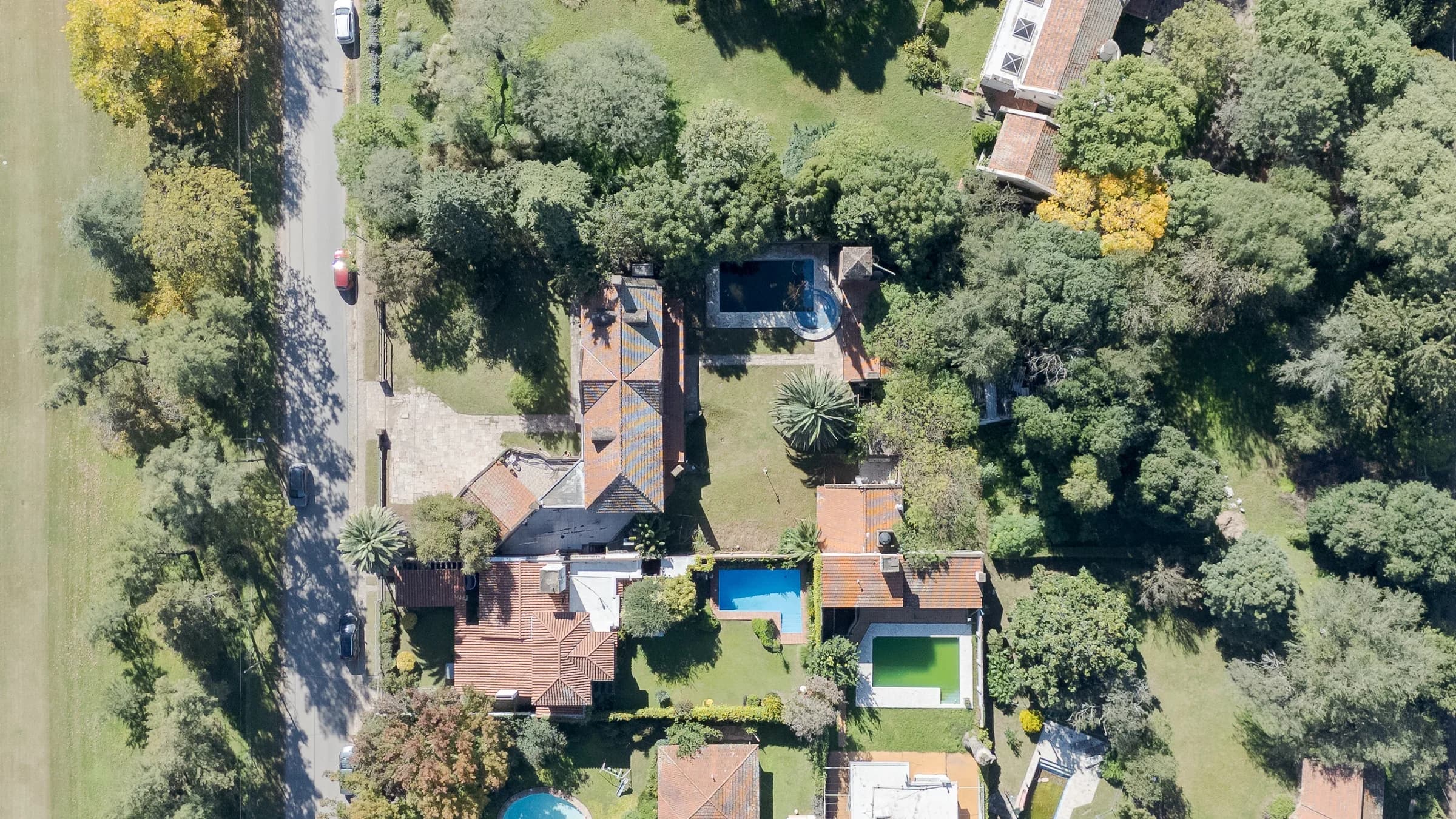 Residencia sobre Av. Lisboa · Vista al Golf — foto 4